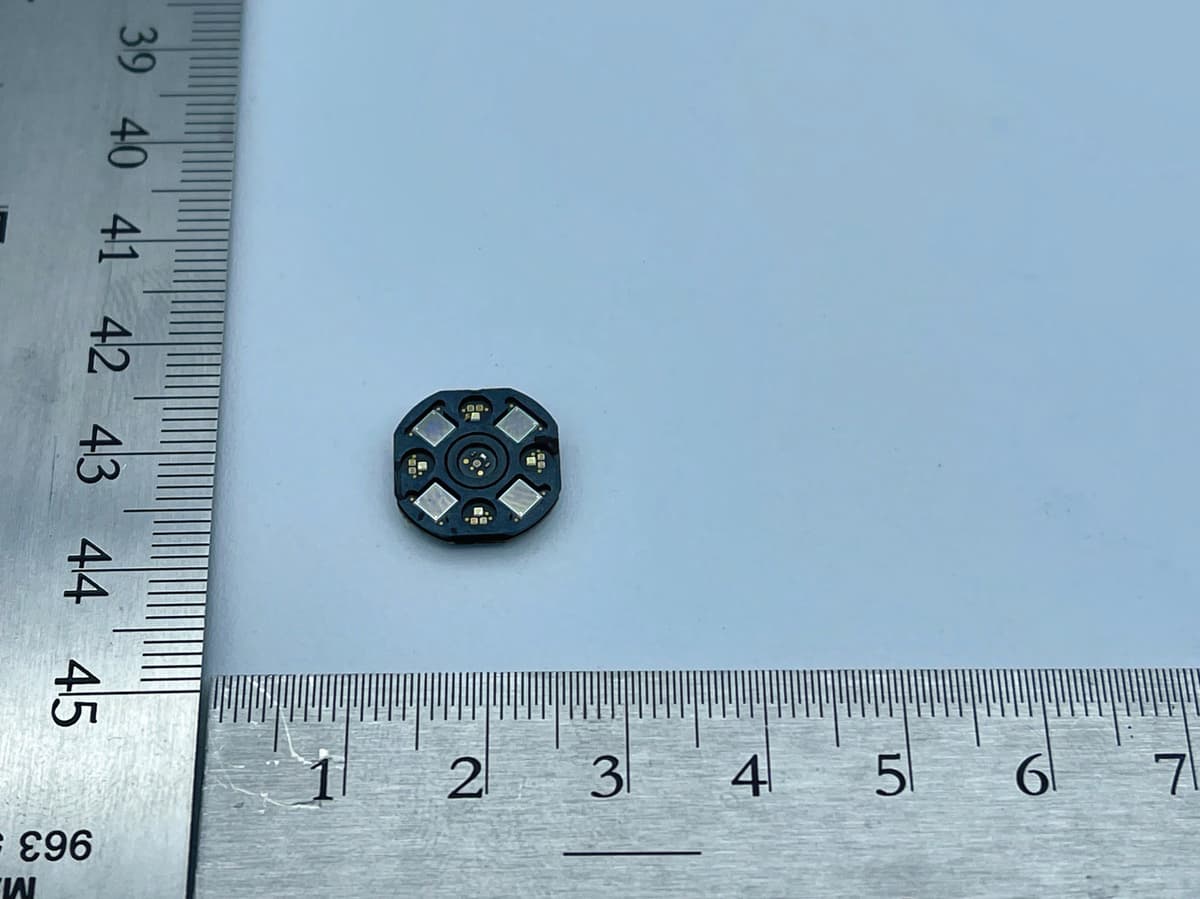 internal-photo-showing-bottom-sensors-neodymium-magnets-on-apple-watch-series-8-fcc-id-bcg-a2775-model-a2775