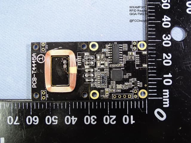 RFID Reader by GIGA-TMS INC. External Photos 2