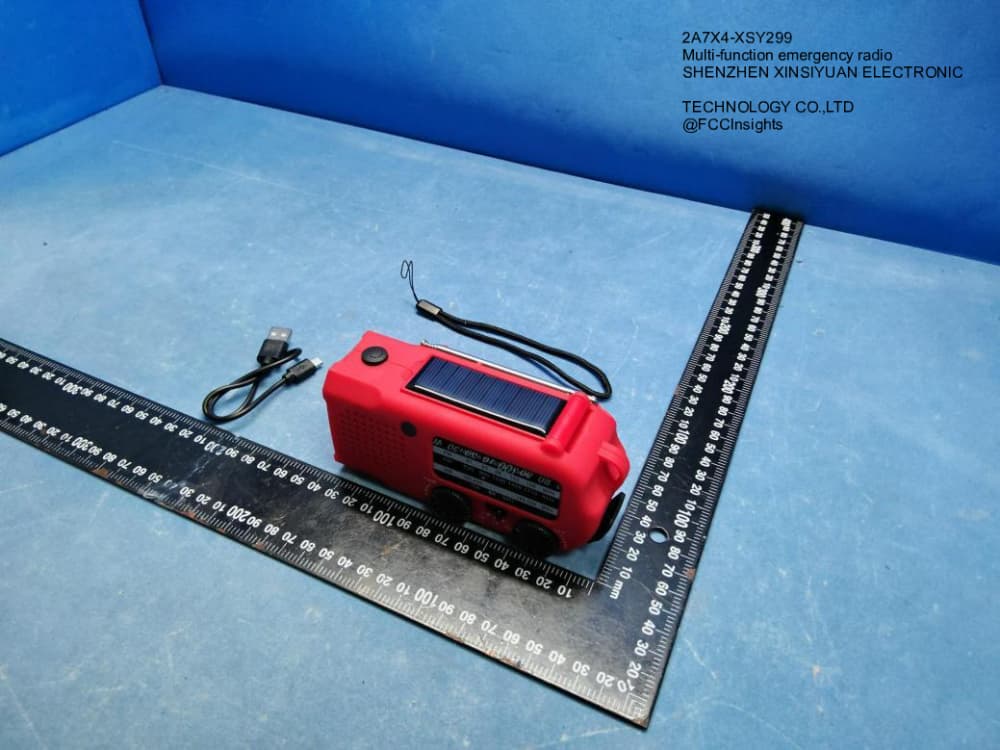 Multi-function emergency radio by SHENZHEN XINSIYUAN ELECTRONIC TECHNOLOGY CO.,LTD External Photos 2
