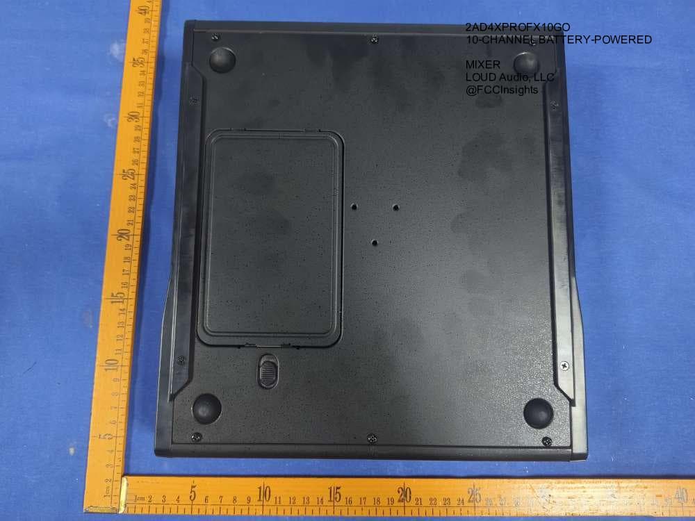 10-CHANNEL BATTERY-POWERED MIXER by LOUD Audio, LLC External Photos 2