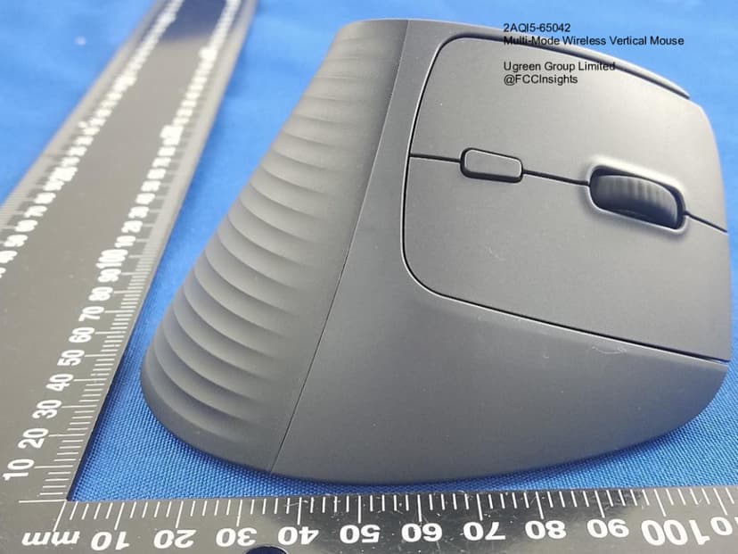 Multi-Mode Wireless Vertical Mouse by Ugreen Group Limited External Photos 1