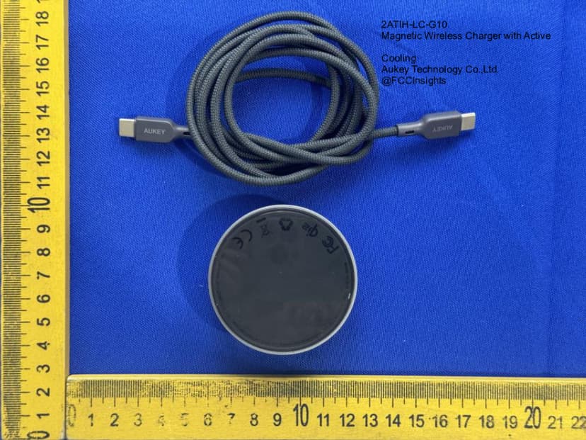 Magnetic Wireless Charger with Active Cooling by Aukey Technology Co.,Ltd. External Photos 1