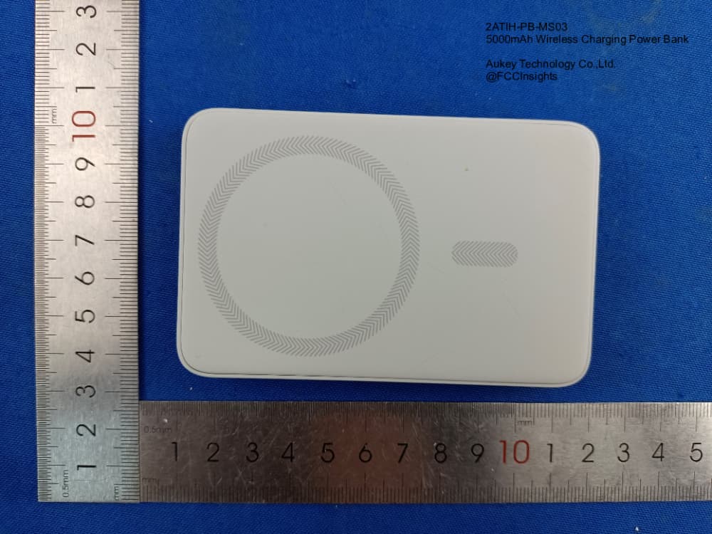 5000mAh Wireless Charging Power Bank by Aukey Technology Co.,Ltd. External Photos 1