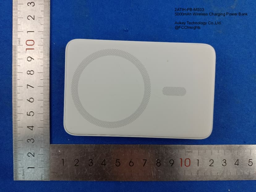 5000mAh Wireless Charging Power Bank by Aukey Technology Co.,Ltd. External Photos 1