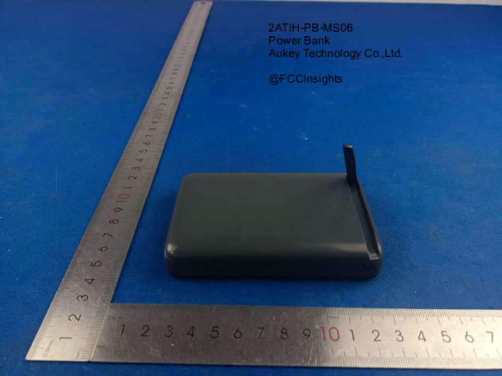 Power Bank by Aukey Technology Co.,Ltd. External Photos 3