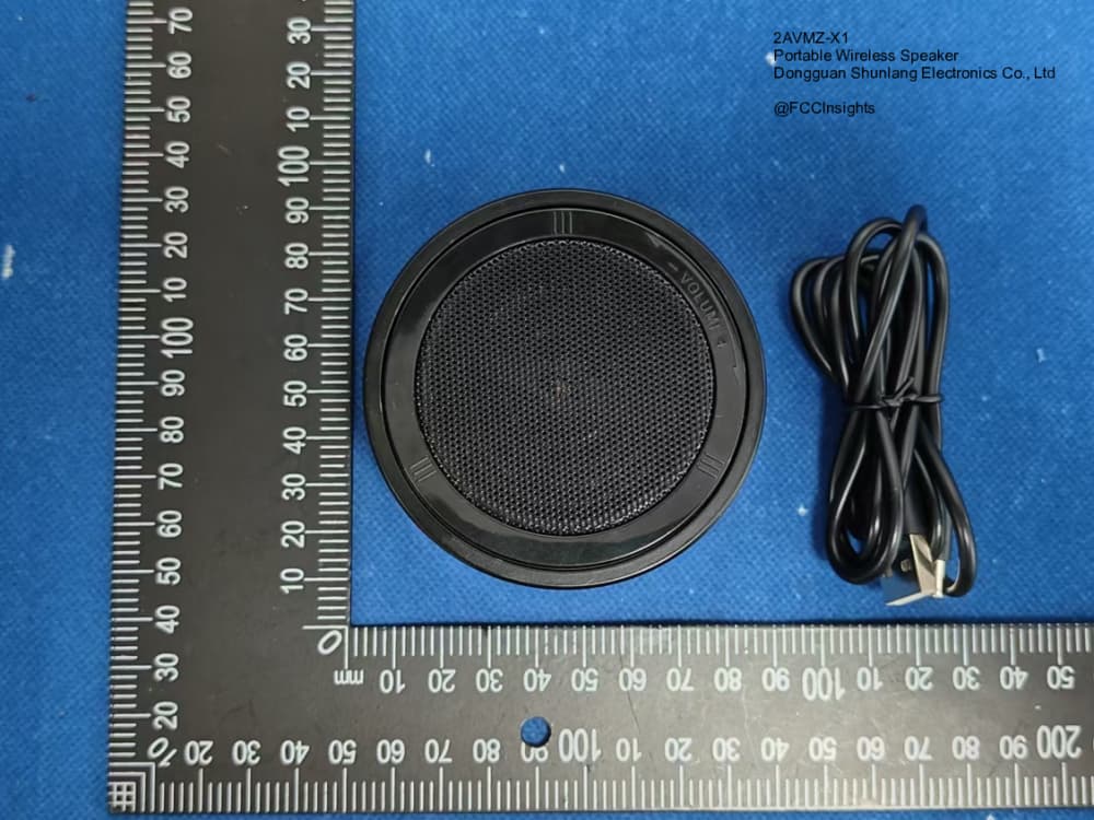 Portable Wireless Speaker by Dongguan Shunlang Electronics Co., Ltd External Photos 2
