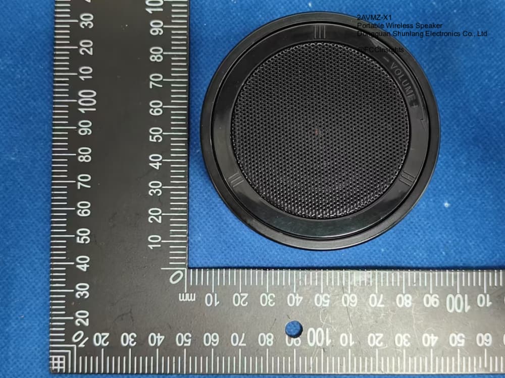 Portable Wireless Speaker by Dongguan Shunlang Electronics Co., Ltd External Photos 3