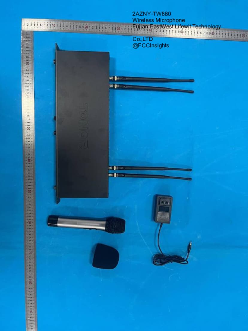 Wireless Microphone by Fujian EastWest Lifewit Technology Co.,LTD External Photos 1