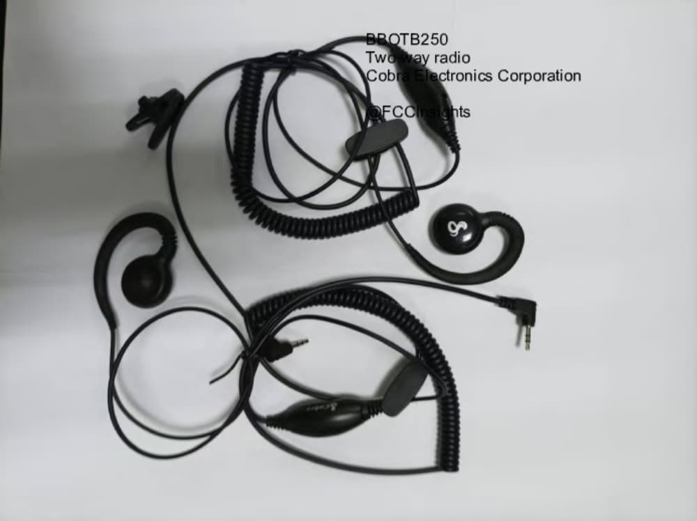 Two-way radio by Cobra Electronics Corporation External Photos 2